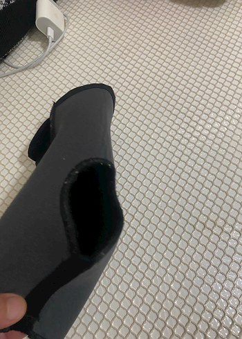 Velcro kapamalı siyah gri  bileklik ayak - Görsel 4