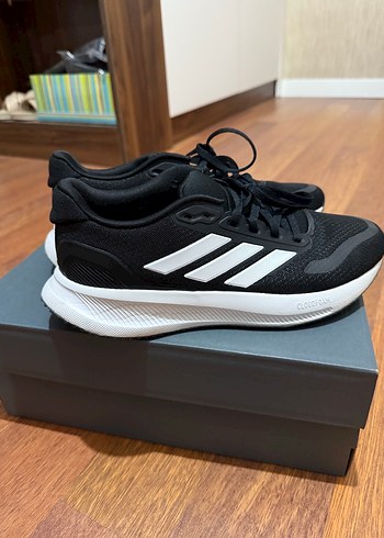 Siyah Adidas Kadın Koşu ve Spor Ayakkabısı