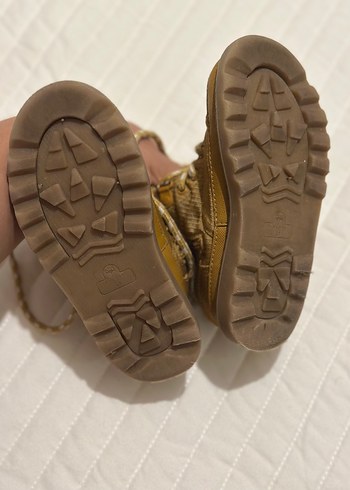 Zara Sarı Bağcıklı Erkek Çocuk Botu