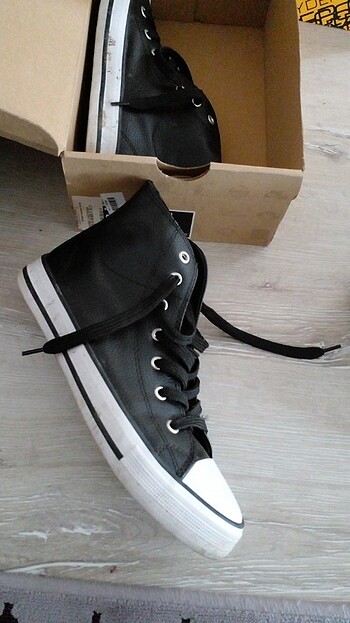 Siyah converse