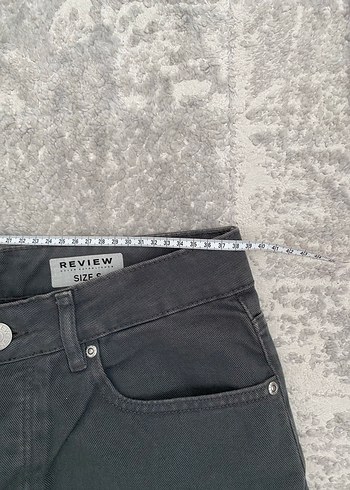 Review Gri Rahat Kesim Denim Şort