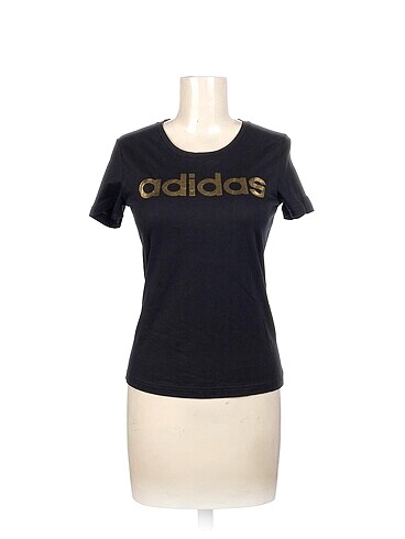 Adidas T-shirt %70 İndirimli.