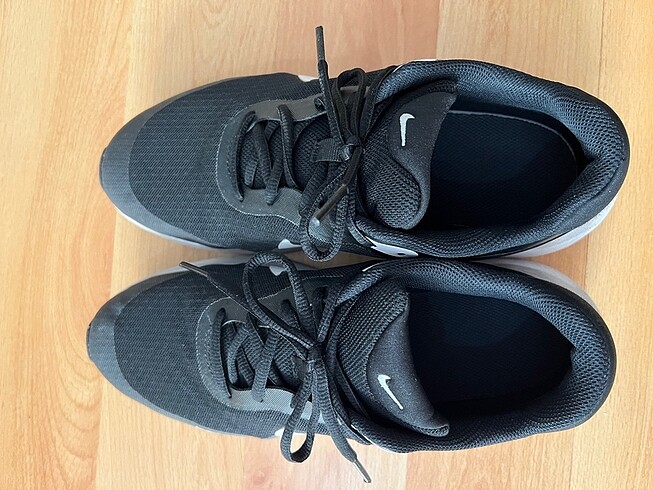 Nike koşu ayakkabısı