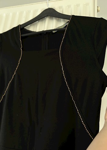 Siyah gold işlemeli m beden elbise - Görsel 4