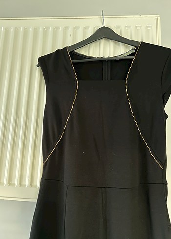 Siyah gold işlemeli m beden elbise - Görsel 2