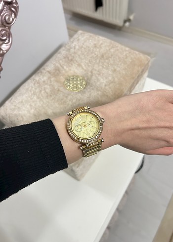 Altın Renkli 2 tane Kadın Saati - Görsel 4