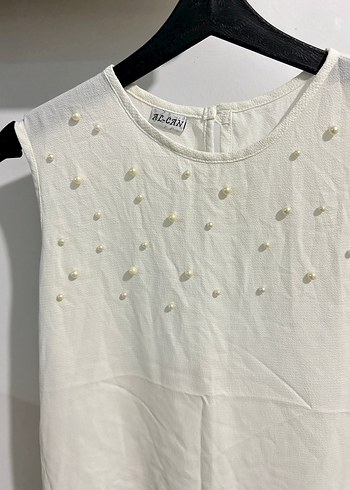 İnci İşlemeli Kolsuz s beden Beyaz Bluz - Görsel 5