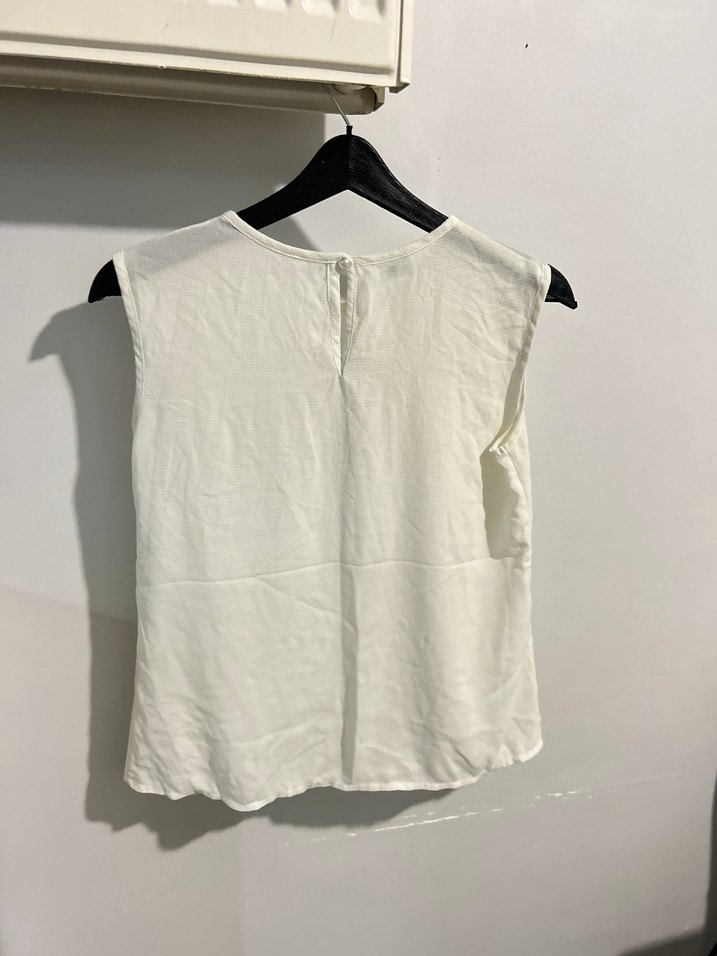 İnci İşlemeli Kolsuz s beden Beyaz Bluz - Görsel 4