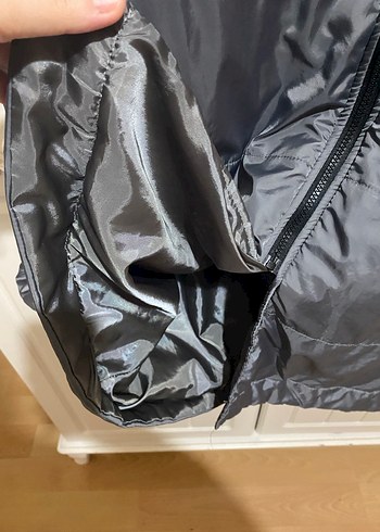 Tuğra astarlı ince mont - Görsel 6