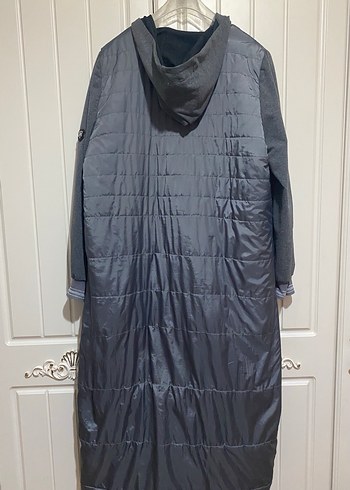 Tuğra astarlı ince mont - Görsel 2