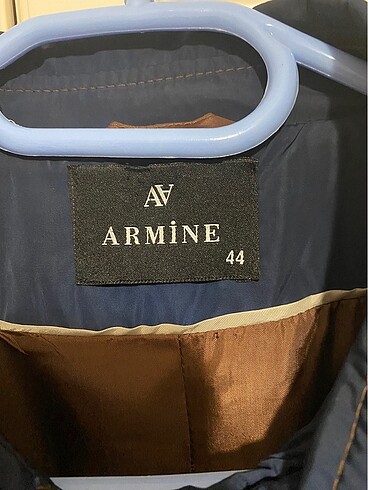 44 Beden Armine trençkot