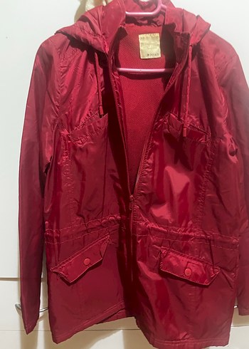 Bordo Kapüşonlu Kadın Yağmurluk - Görsel 2