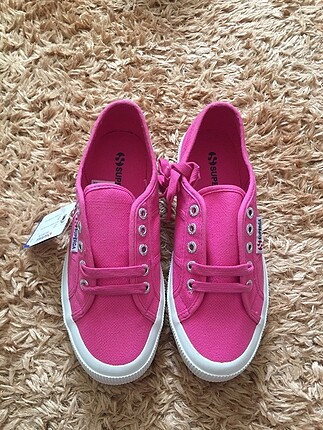 Pembe superga