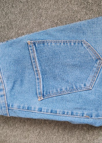 32 Beden mavi Renk Bershka kot