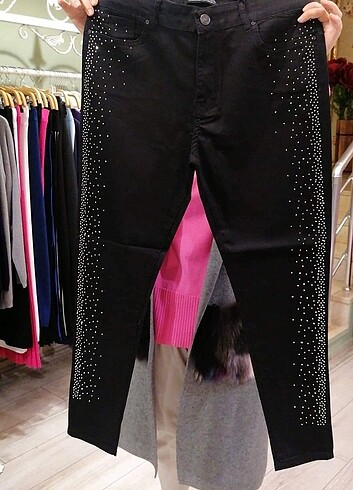 Taşlı kot pantalon