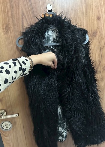 Siyah Kürklü Leopar Desenli Kadın Yelek