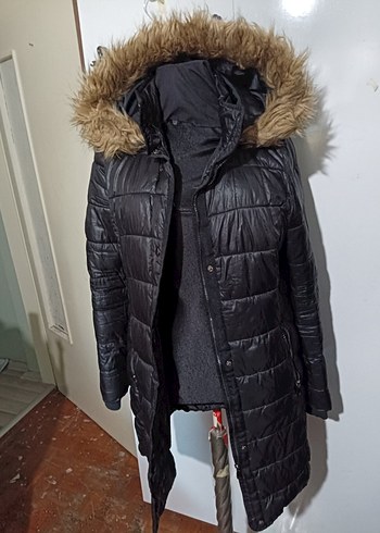 l Beden Siyah Kürklü Kadın Kışlık Mont