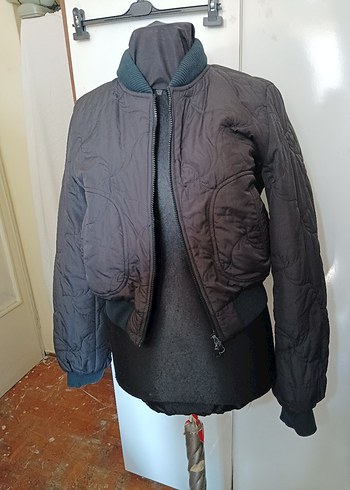 Kemer Detaylı Siyah Kadın mont