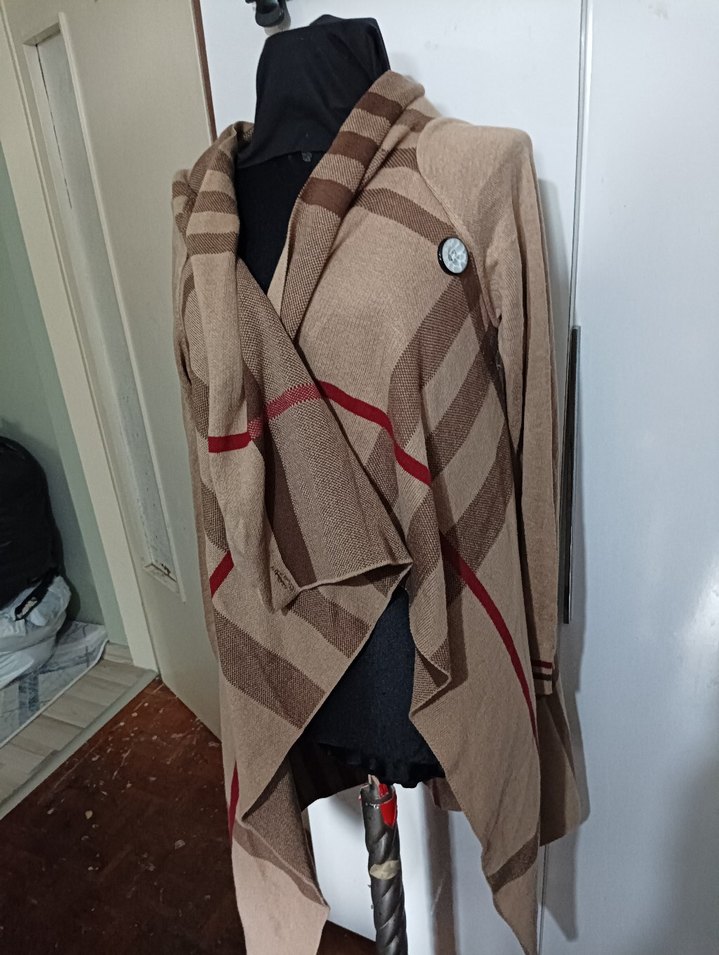 KIRMIZI ŞERİTLİ PANÇO - Görsel 2