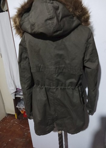 Kadın Gri Kamuflaj Desenli Kürklü Kaban - Görsel 3