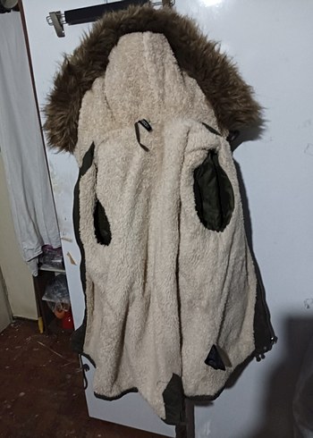 Kadın Gri Kamuflaj Desenli Kürklü Kaban - Görsel 4