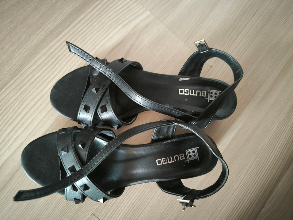 Butigo Siyah Tokalı Blok Topuklu Sandalet - Görsel 3