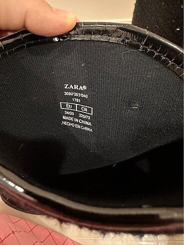 35 Beden siyah Renk Zara çizme