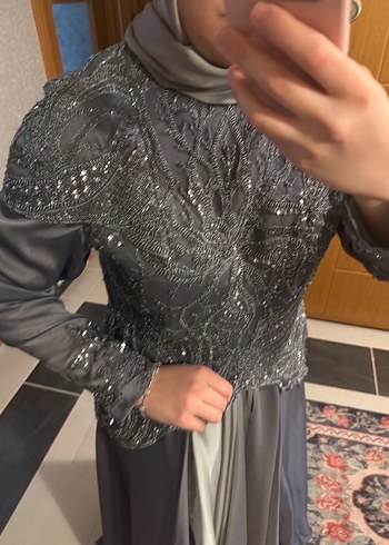 Hilal Oğuzkan tasarımı Gri İşlemeli Uzun Kollu Midi Abiye Elbise - Görsel 2