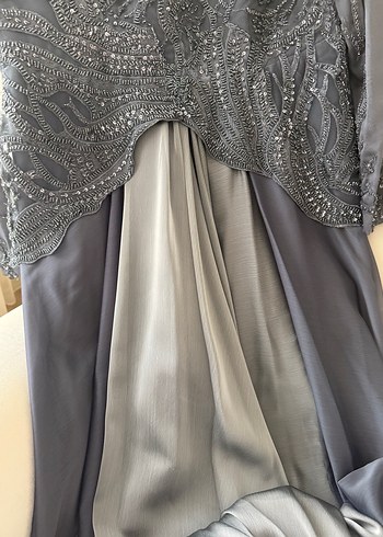 Hilal Oğuzkan tasarımı Gri İşlemeli Uzun Kollu Midi Abiye Elbise - Görsel 8