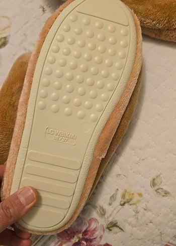 Kızlar için Bej Kürklü Sıcak Ev Terliği - Görsel 3