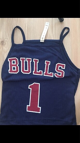 Lacivert bulls crop