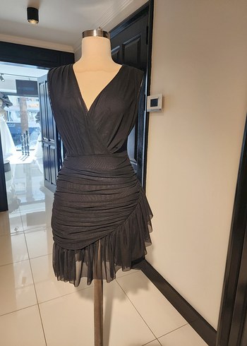 Siyah Drapeli Mini V Yakalı Abiye Elbise