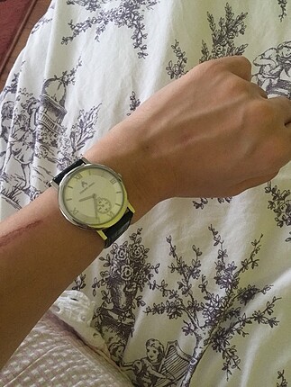 American Vintage REPLİKA vintage christi oneil gümüş siyah saat