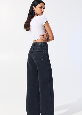 Siyah Baskılı Rahat Kesim Kadın Kot Pantolon - Görsel 4