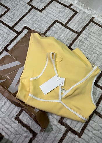 Sarı V Yaka Midi Elbise Dantel Detaylı - Görsel 5