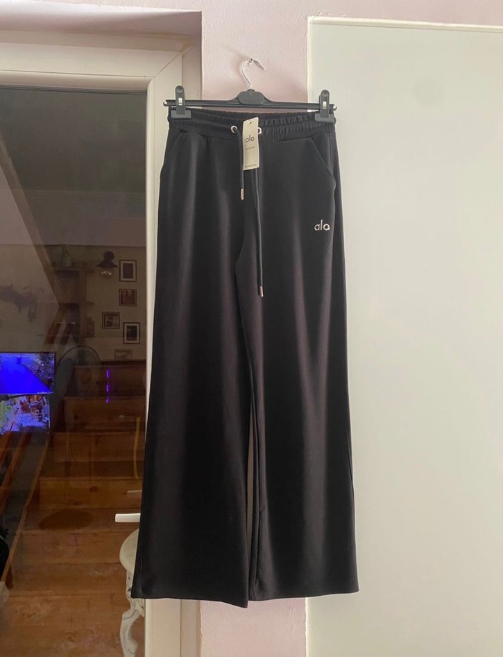 Orijinal Marka Alo Yoga Plazzo Kadın Eşofman - Görsel 3