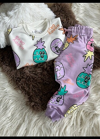 Zara Sıfır 4-5 yas etiketli üründür 