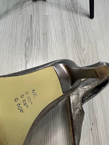 38 Beden Bronz Stiletto