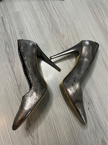 Diğer Bronz Stiletto