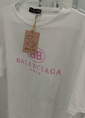 l Beden Balenciaga model beyaz sıfır kullanılmamış tişört