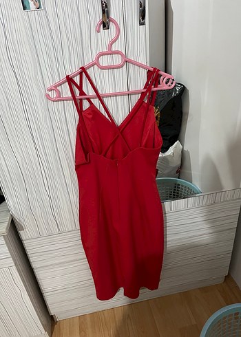 Kırmızı V Yakalı İnce Askılı Midi Elbise - Görsel 2
