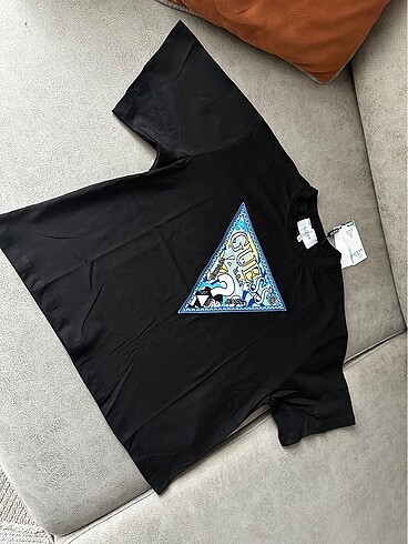 Guess Tshirt