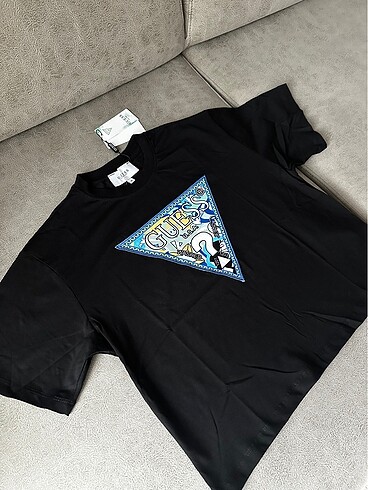 m Beden Guess Tshirt