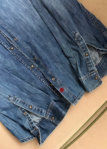 Düğmeli Mavi Denim Kadın Gömlek - Görsel 4