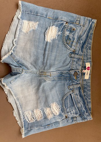 Kadın Mavi Yırtık Denim Mini Şort - Görsel 2