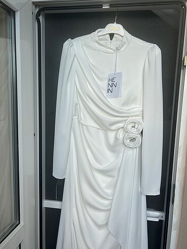 Zara Nişan ve nikah elbisesi