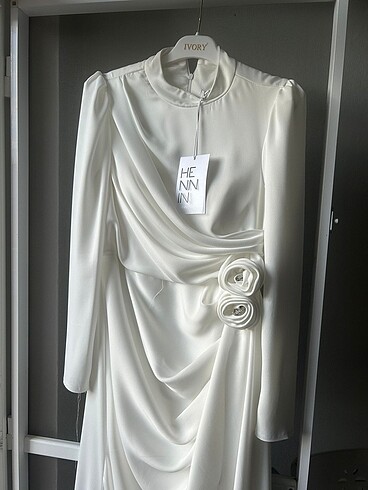 42 Beden Nişan ve nikah elbisesi