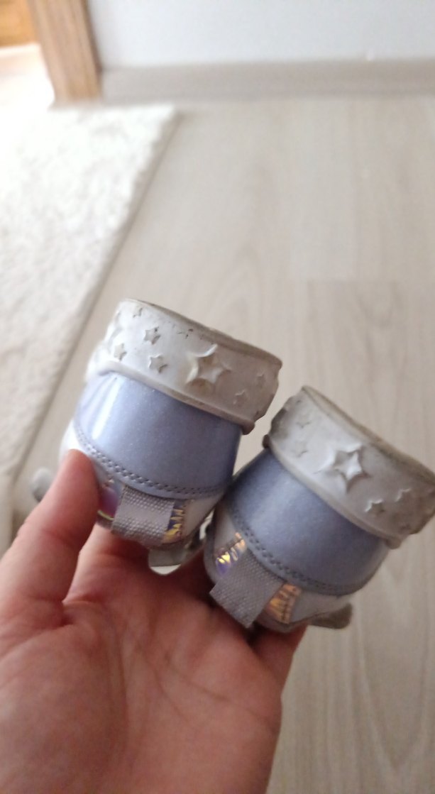 Kız Çocuk Beyaz Bağcıklı ve Cırt Cırtlı Spor Ayakkabı - Görsel 4