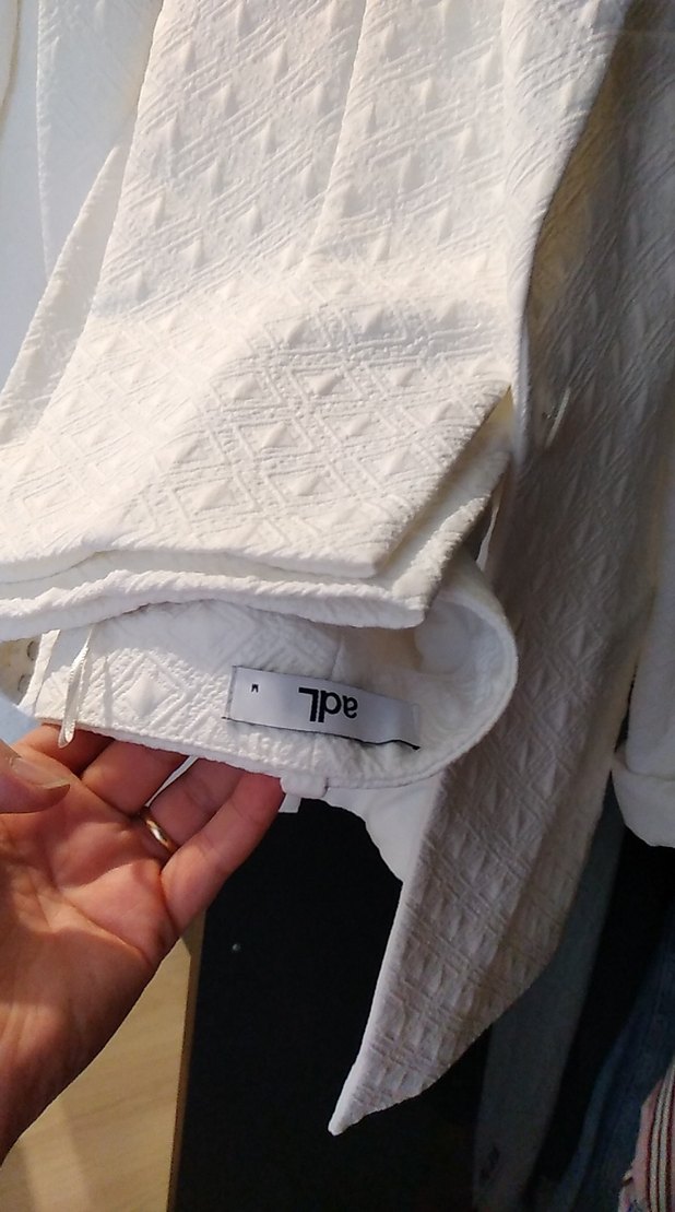 Beyaz kapitone mevsimlik takim - Görsel 2