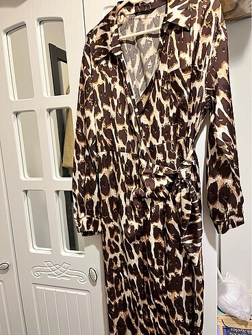 Leopar desenli elbise